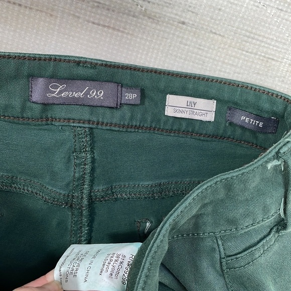 Level 99 Jeans Green Denim Lily Skinny Straight Stretchy 28P 28 Petite - Picture 7 of 11